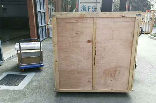 天津客戶SMT設(shè)備專車送貨，貨到上門安裝調(diào)試