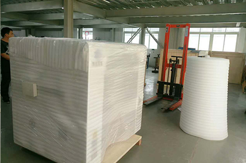 貴州客戶(hù)SMT設(shè)備專(zhuān)車(chē)送貨，貨到上門(mén)安裝調(diào)試