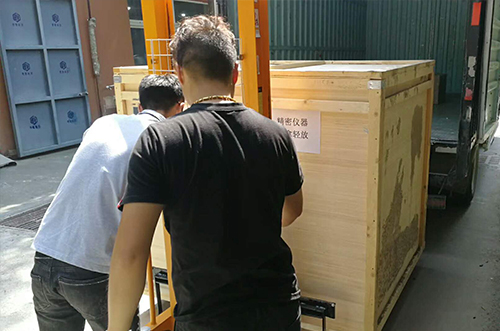 山東客戶SMT設(shè)備專車送貨，貨到上門安裝調(diào)試