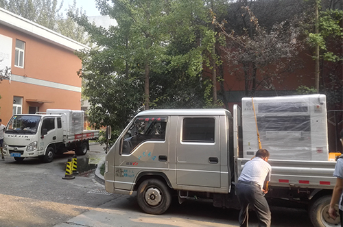 紹興客戶SMT設(shè)備專車送貨，貨到上門安裝調(diào)試1