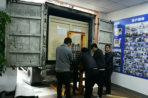 蚌埠客戶SMT設(shè)備專車送貨，貨到上門安裝調(diào)試