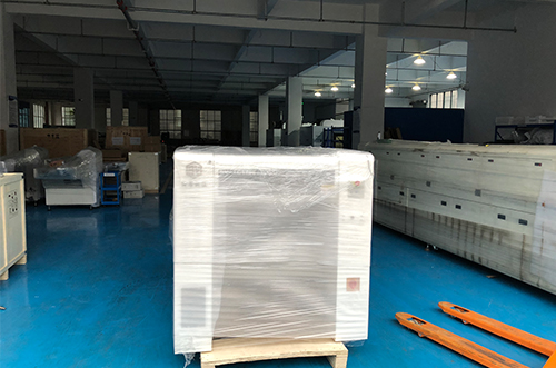 湖南客戶SMT設(shè)備專車送貨，貨到上門安裝調(diào)試